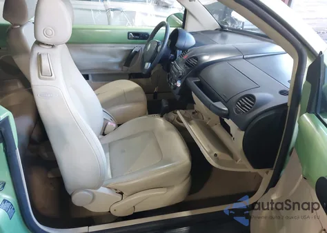 2005 Volkswagen New Beetle Gls from USA, damaged, VIN 3VWCM31Y15M304558